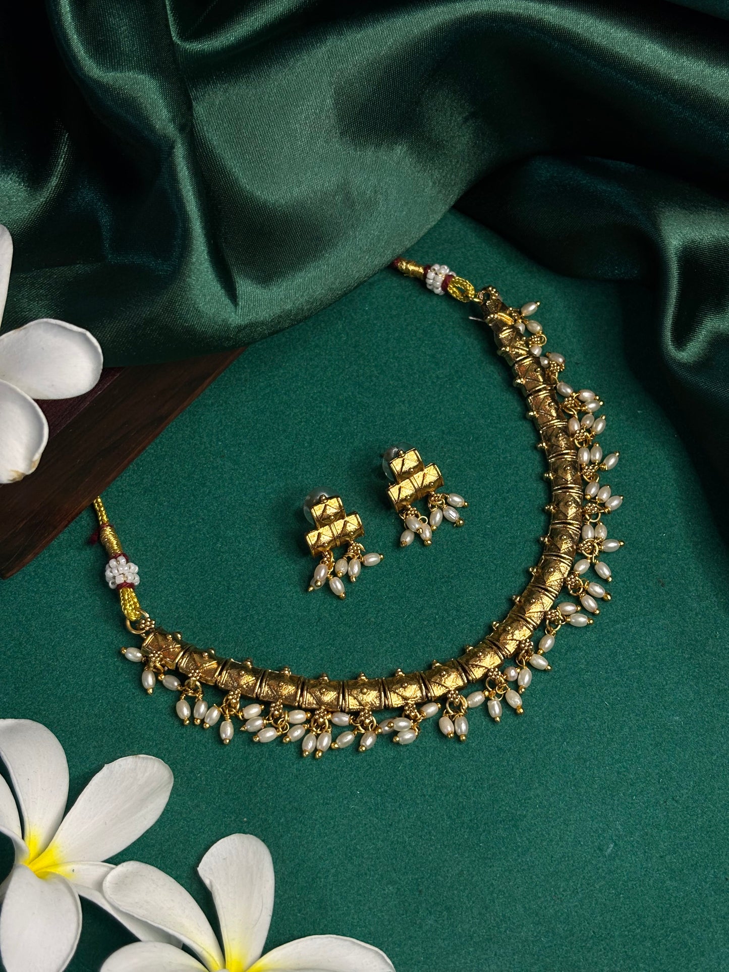 Premium Rice Pearl Choker Necklace