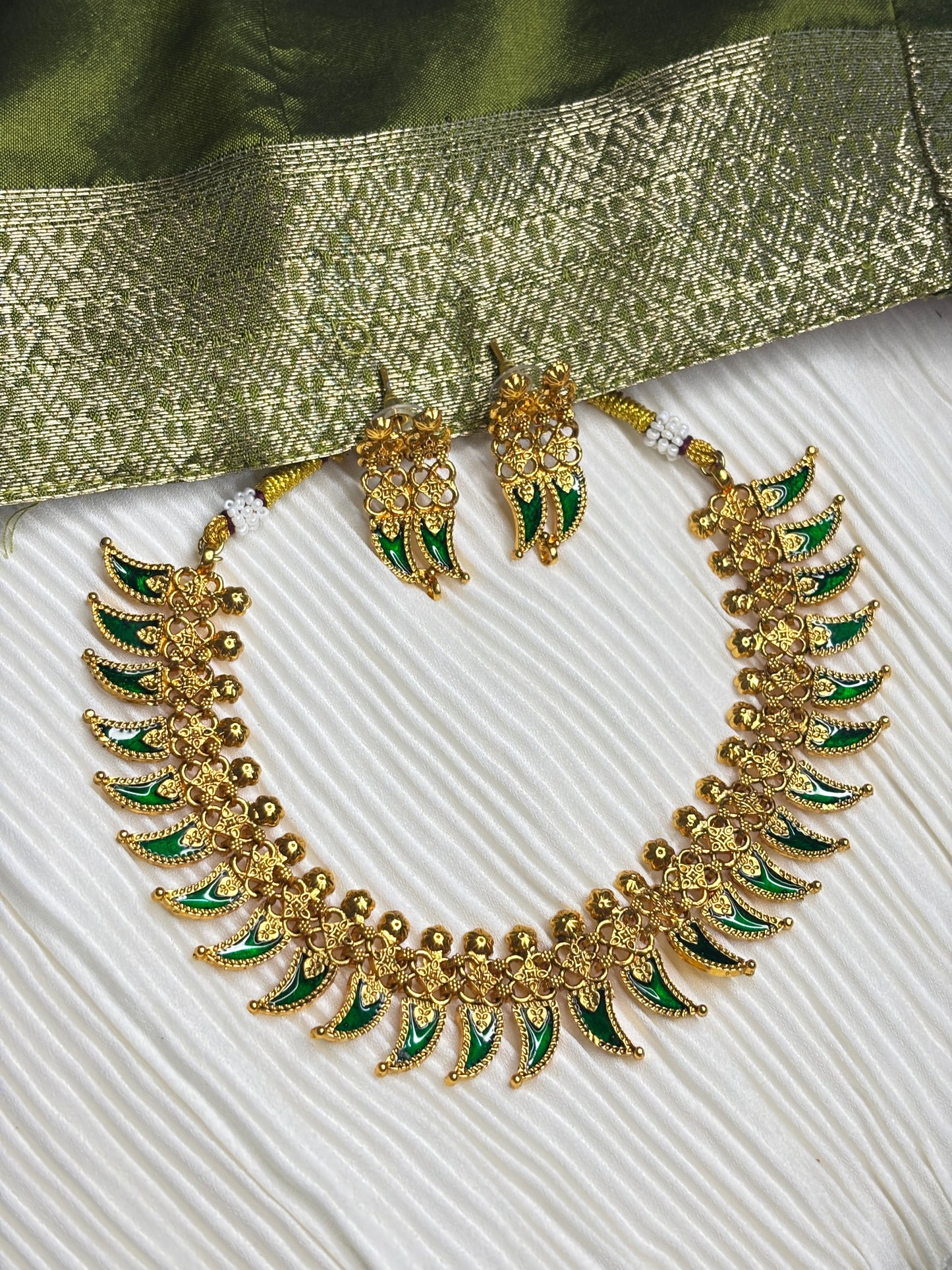 Palakka Necklace with Stud Earrings