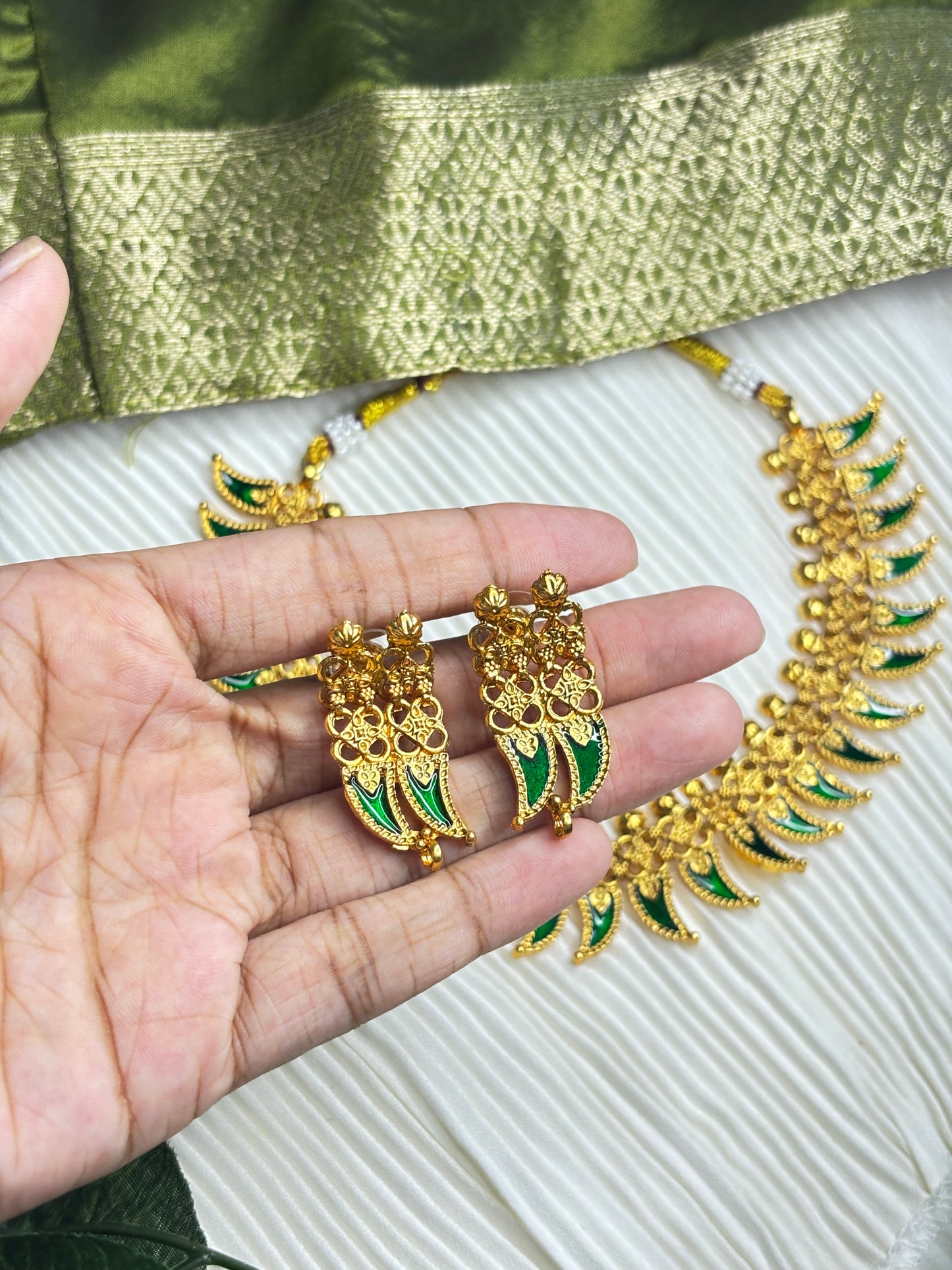 Palakka Necklace with Stud Earrings