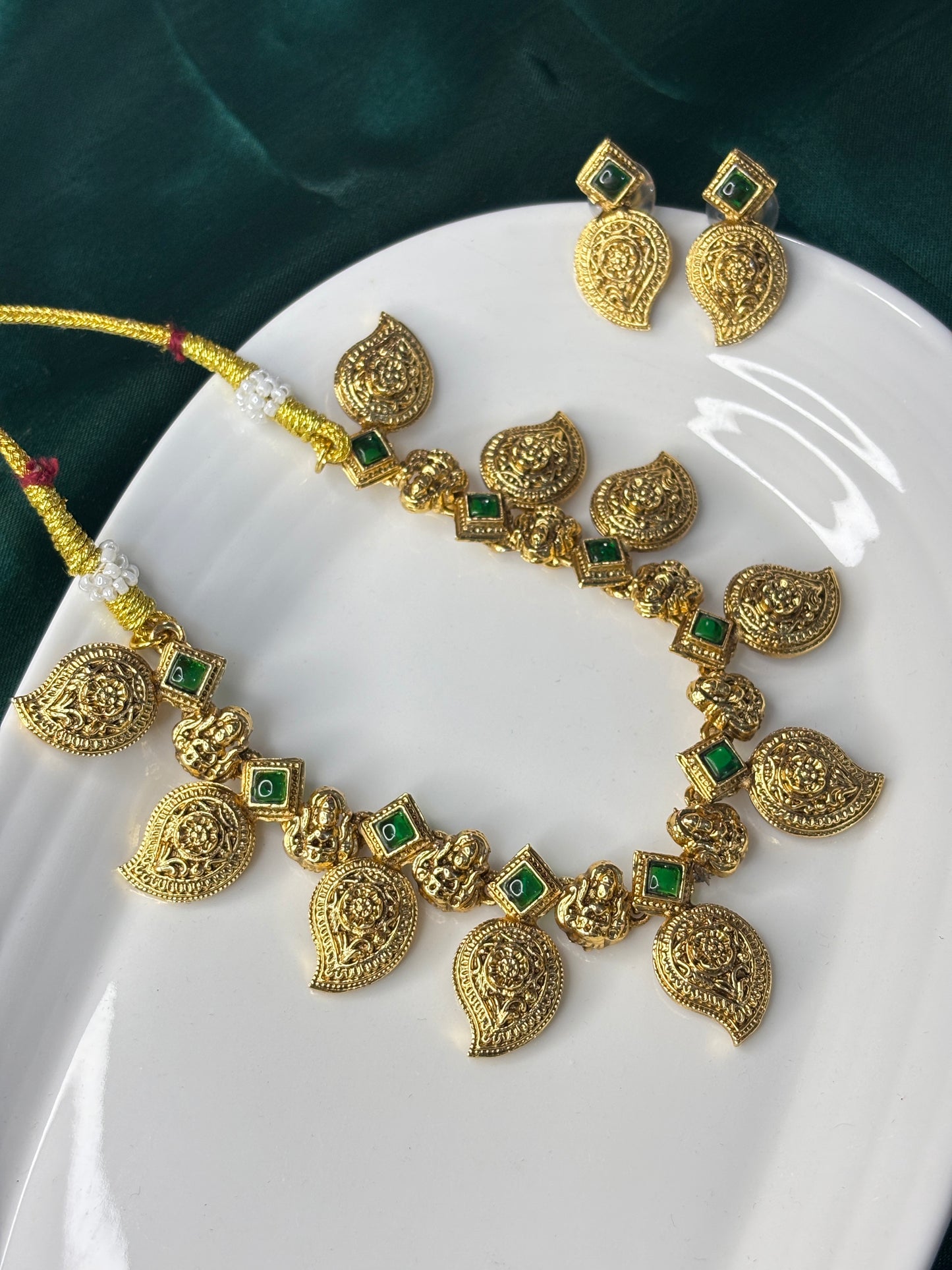 Antique Emerald Manngo ( Manga maala ) Necklace