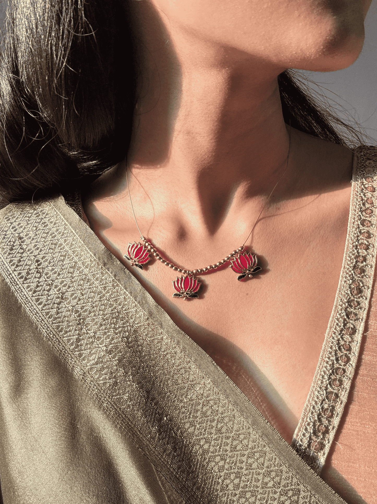 Lotus Necklace Invisible chain